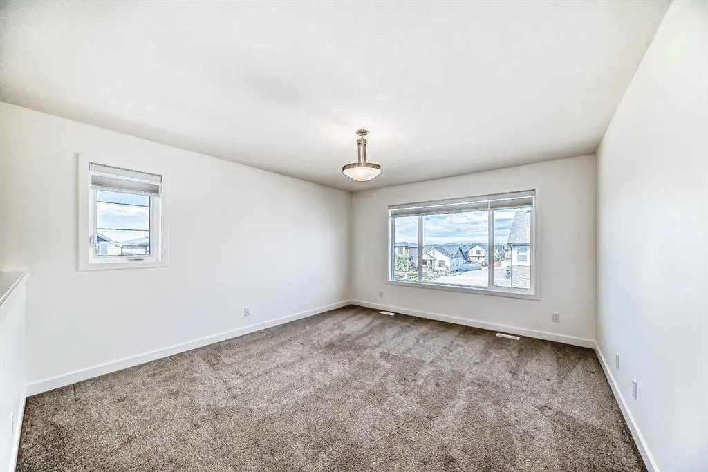 99 Lawrence Green SE