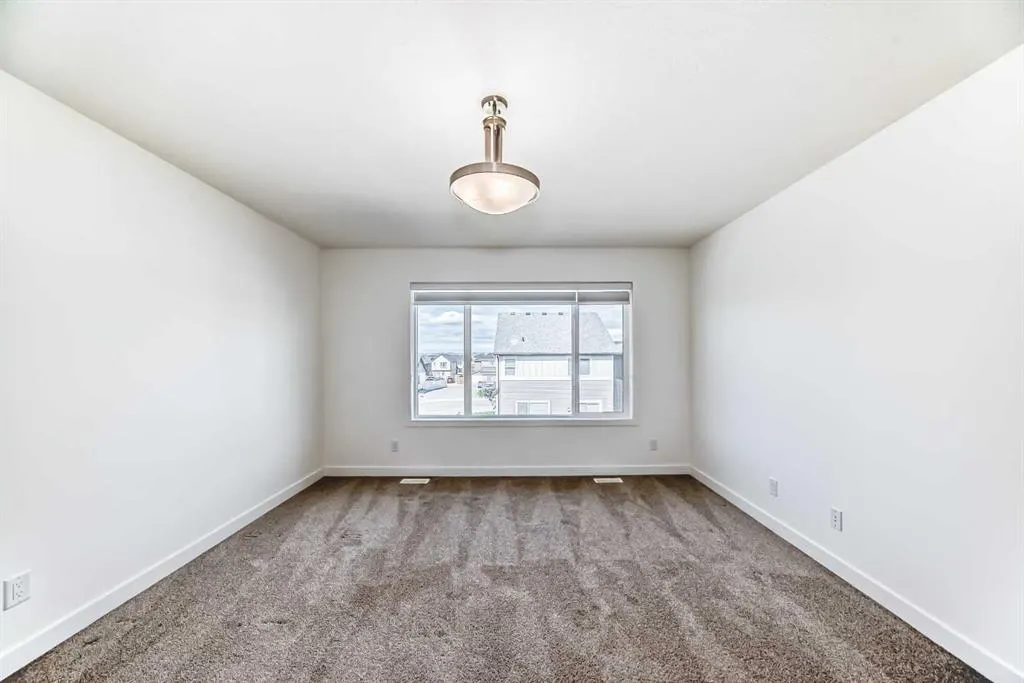 99 Lawrence Green SE