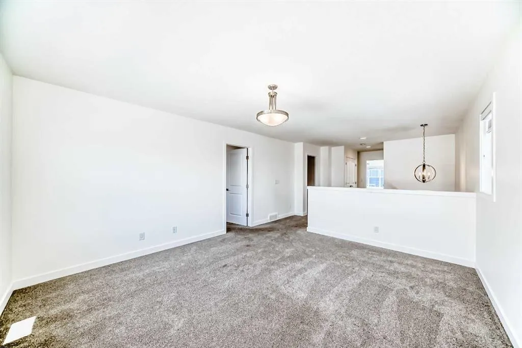 99 Lawrence Green SE