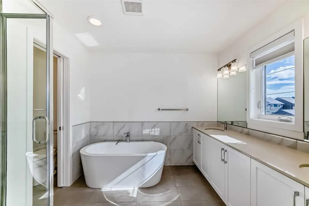 99 Lawrence Green SE