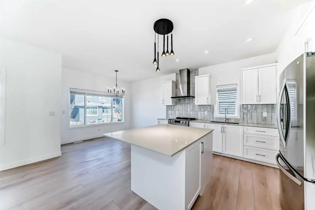 99 Lawrence Green SE