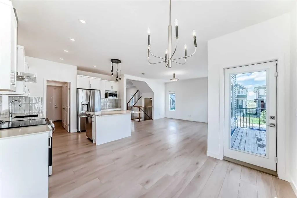 99 Lawrence Green SE