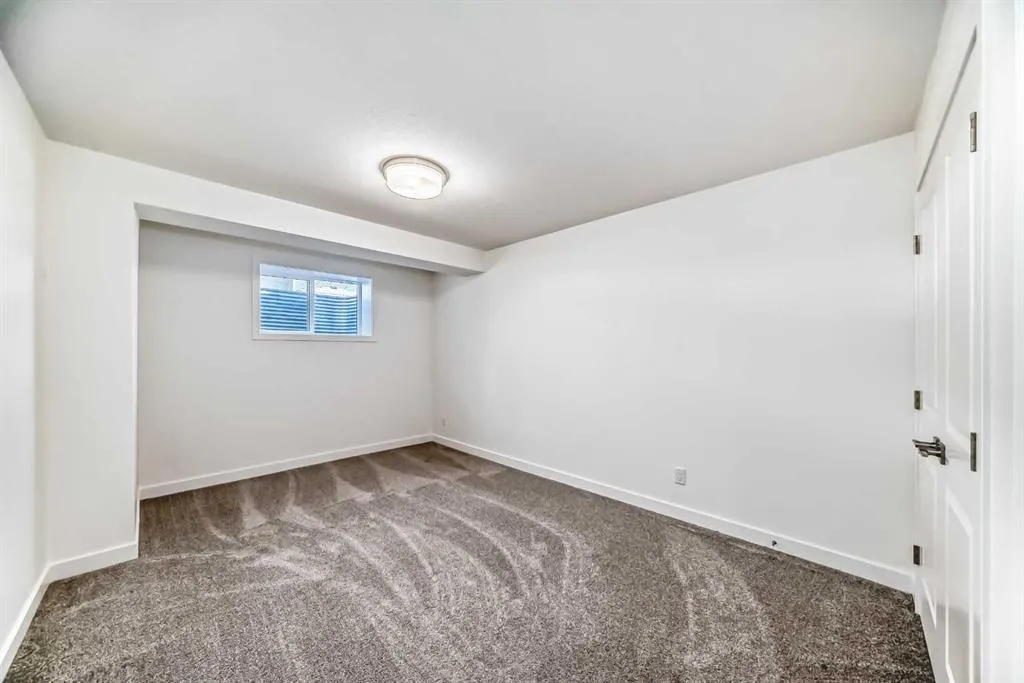 99 Lawrence Green SE