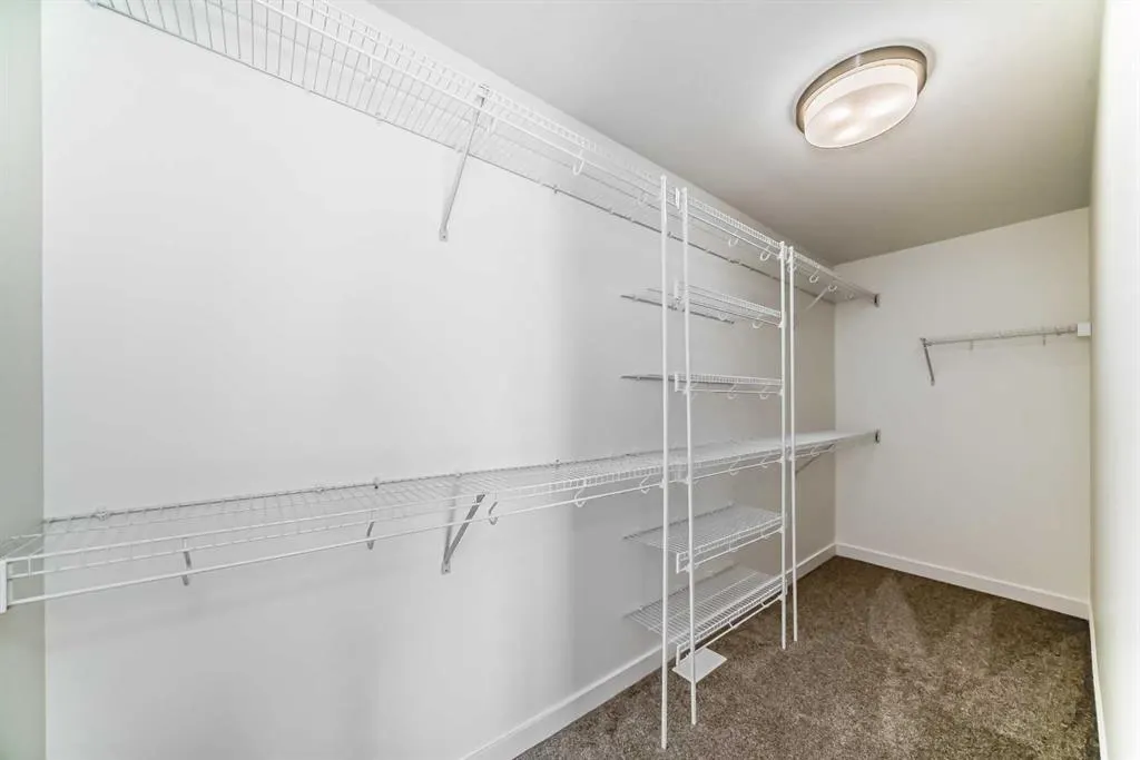 99 Lawrence Green SE