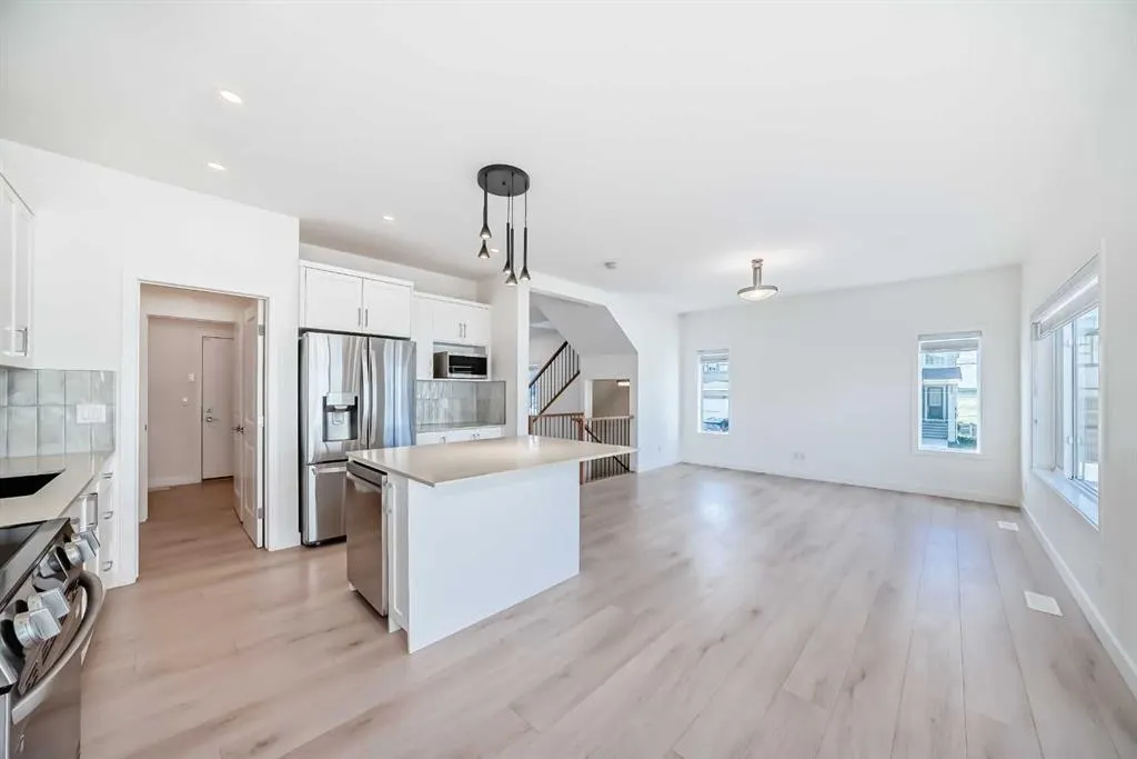 99 Lawrence Green SE