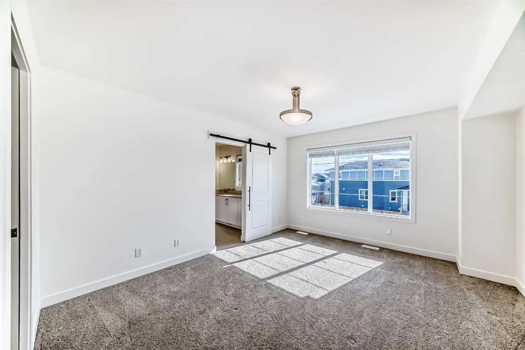 99 Lawrence Green SE