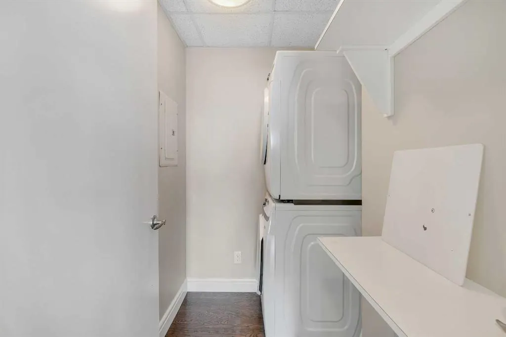 817 15 Avenue SW, #2200