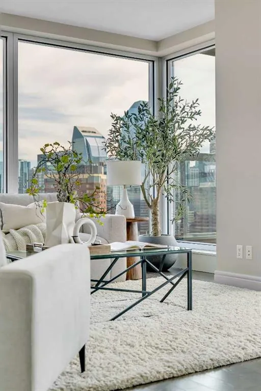 817 15 Avenue SW, #2200