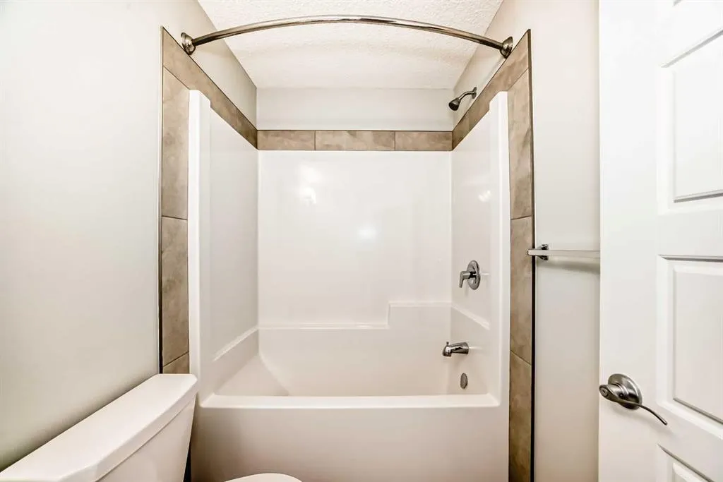 32 Red Embers Parade NE, #720