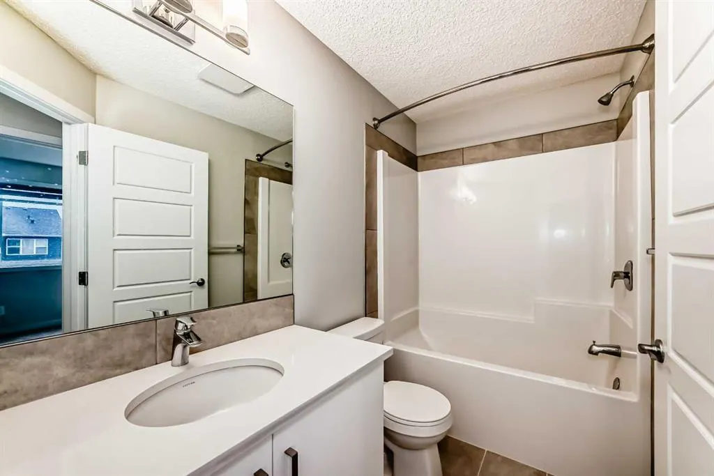 32 Red Embers Parade NE, #720