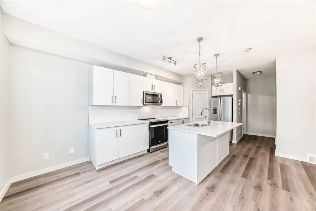 32 Red Embers Parade NE, #720