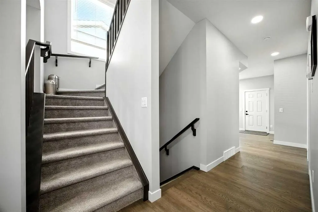 97 Amblehurst Gardens NW