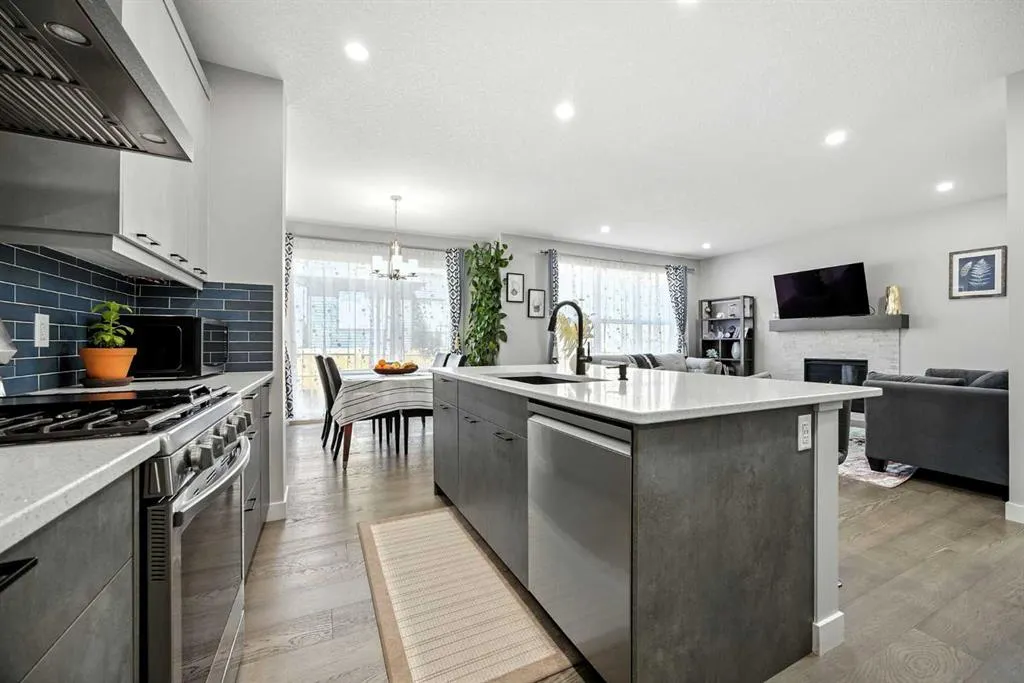 97 Amblehurst Gardens NW