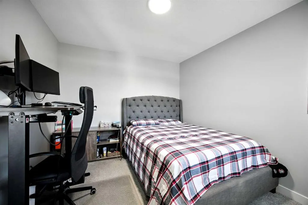 97 Amblehurst Gardens NW