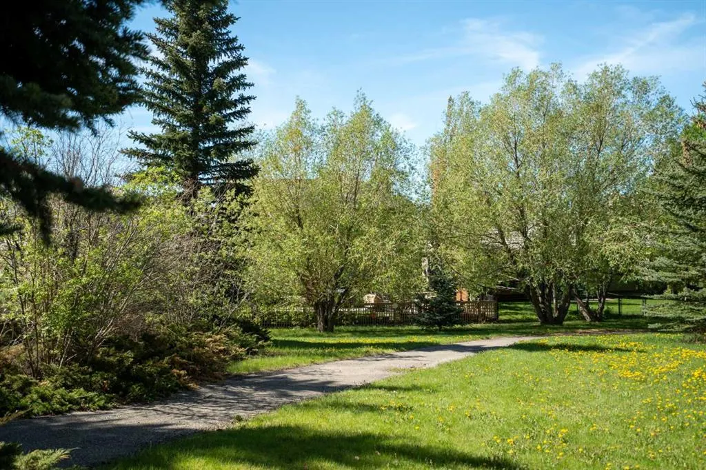 335 Sierra Madre Court SW