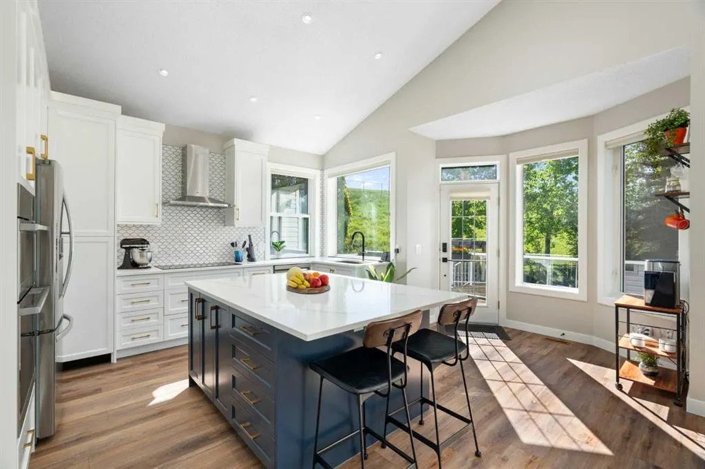 335 Sierra Madre Court SW
