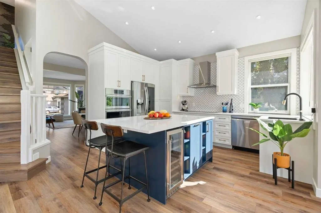 335 Sierra Madre Court SW