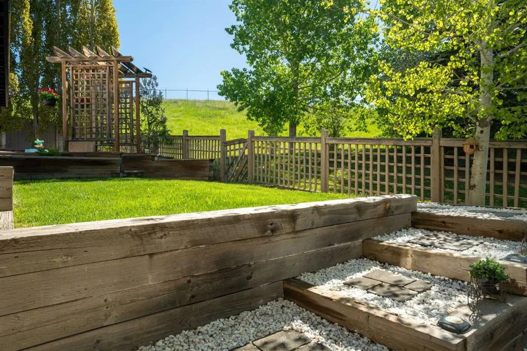 335 Sierra Madre Court SW