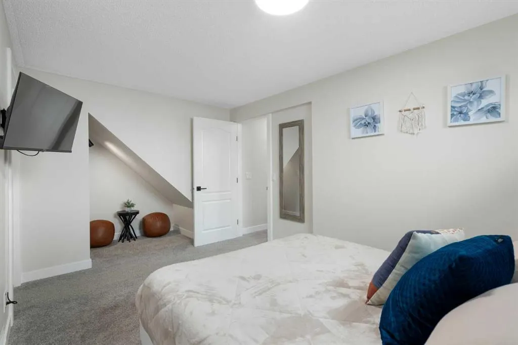 335 Sierra Madre Court SW