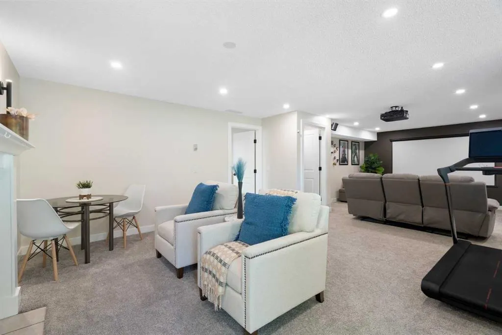 335 Sierra Madre Court SW