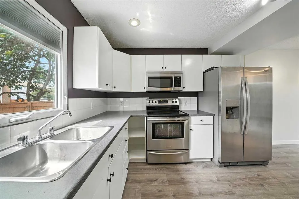 15 Stanton Street, #13