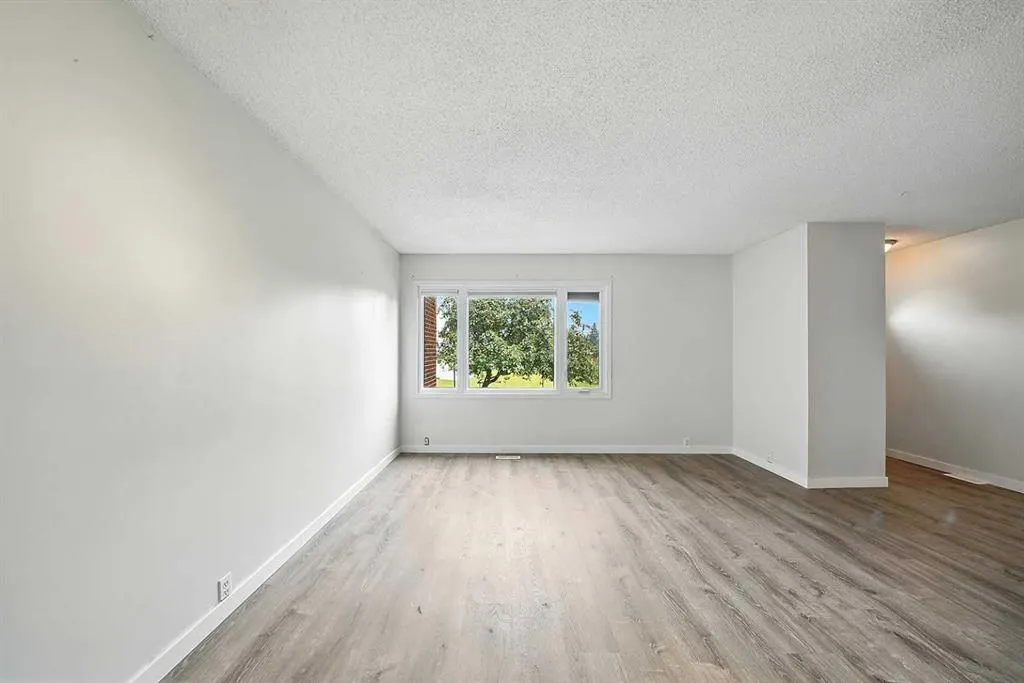 15 Stanton Street, #13