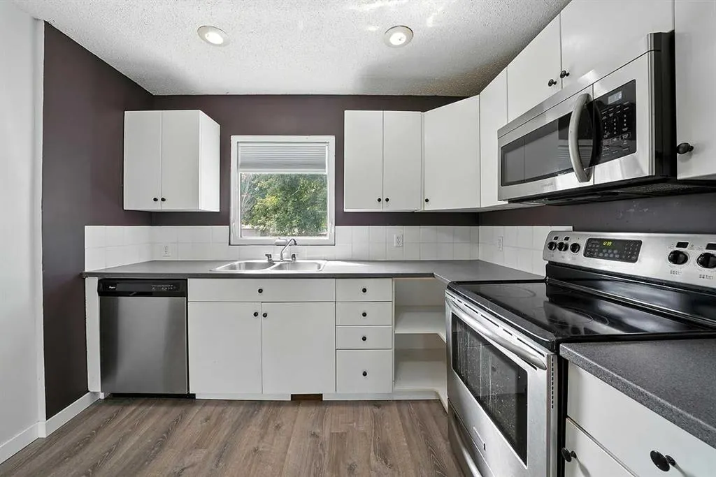 15 Stanton Street, #13