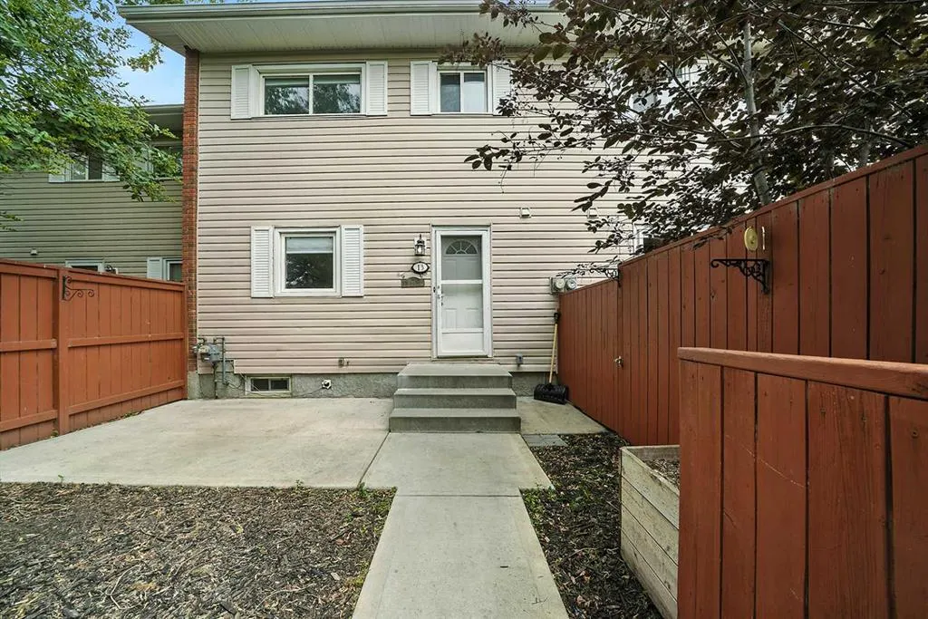 15 Stanton Street, #13