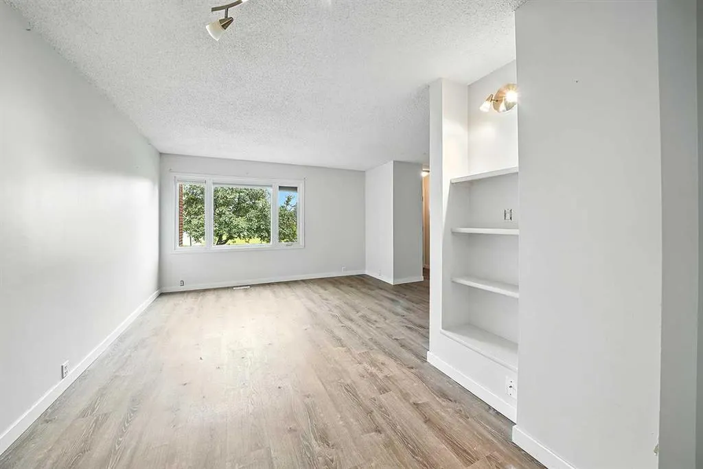 15 Stanton Street, #13