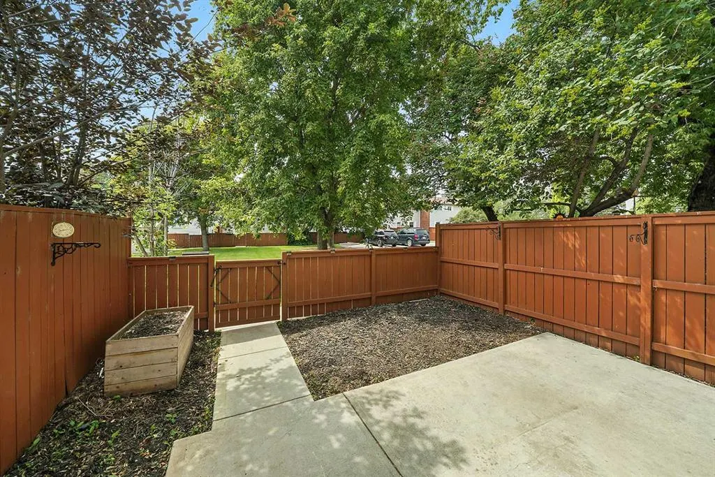 15 Stanton Street, #13