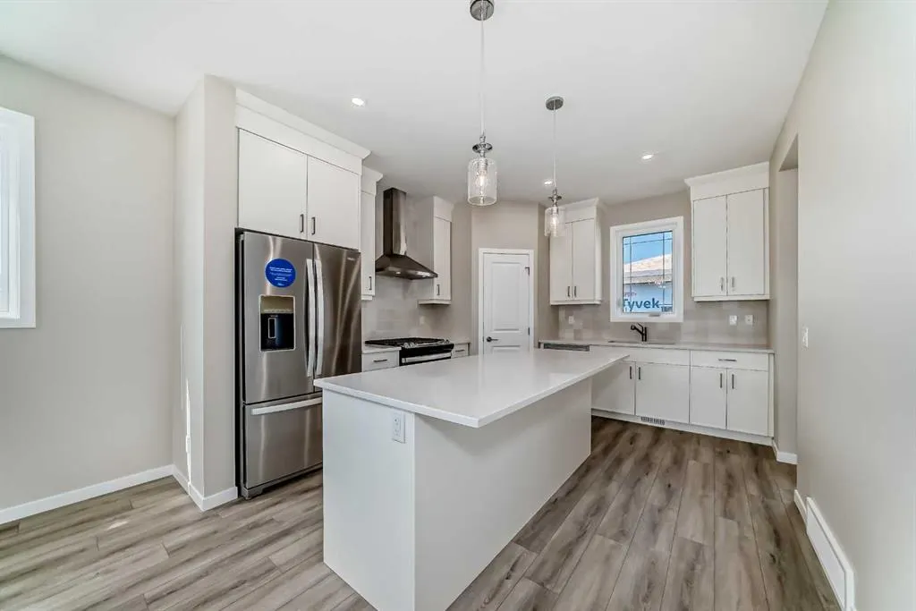 338 Ellen Park