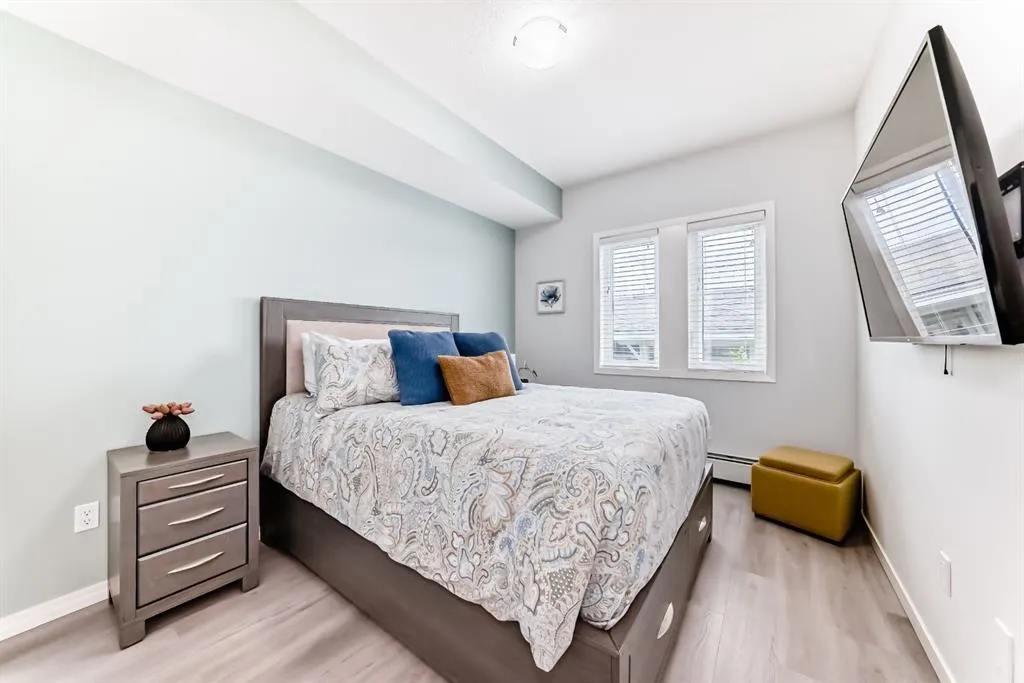 20 Mahogany Mews SE, #410