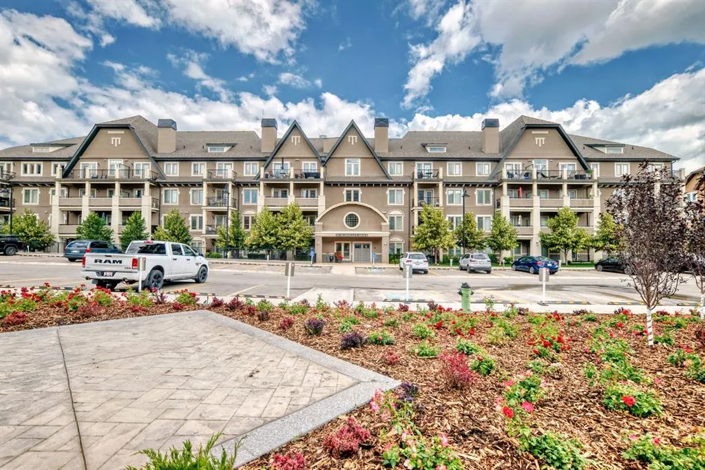 20 Mahogany Mews SE, #410