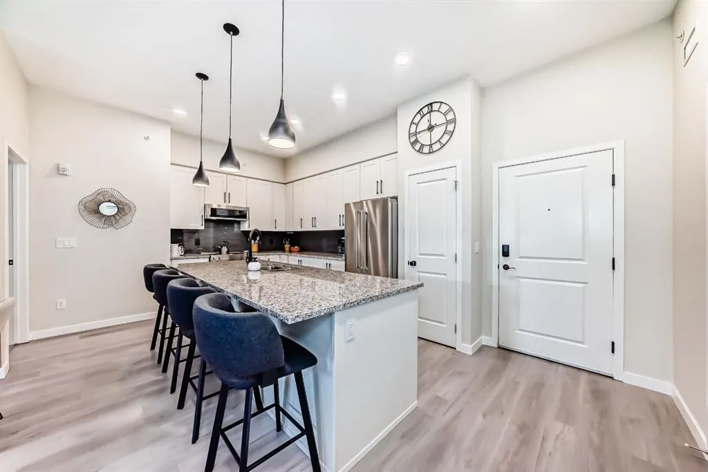 20 Mahogany Mews SE, #410
