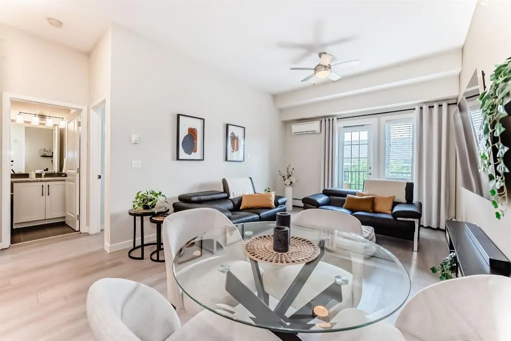 20 Mahogany Mews SE, #410