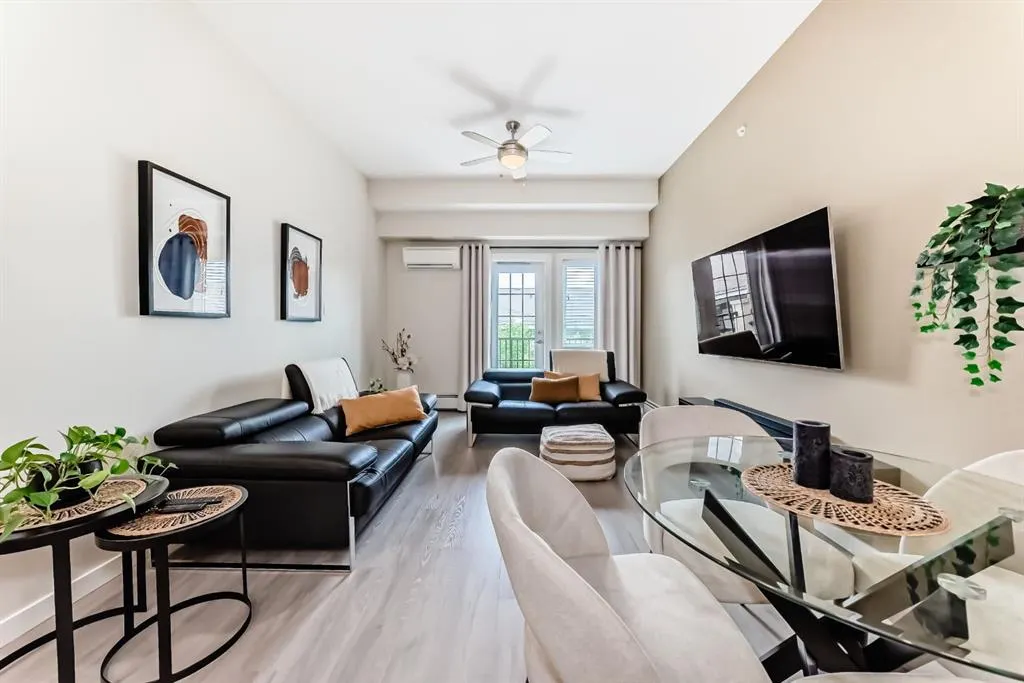20 Mahogany Mews SE, #410
