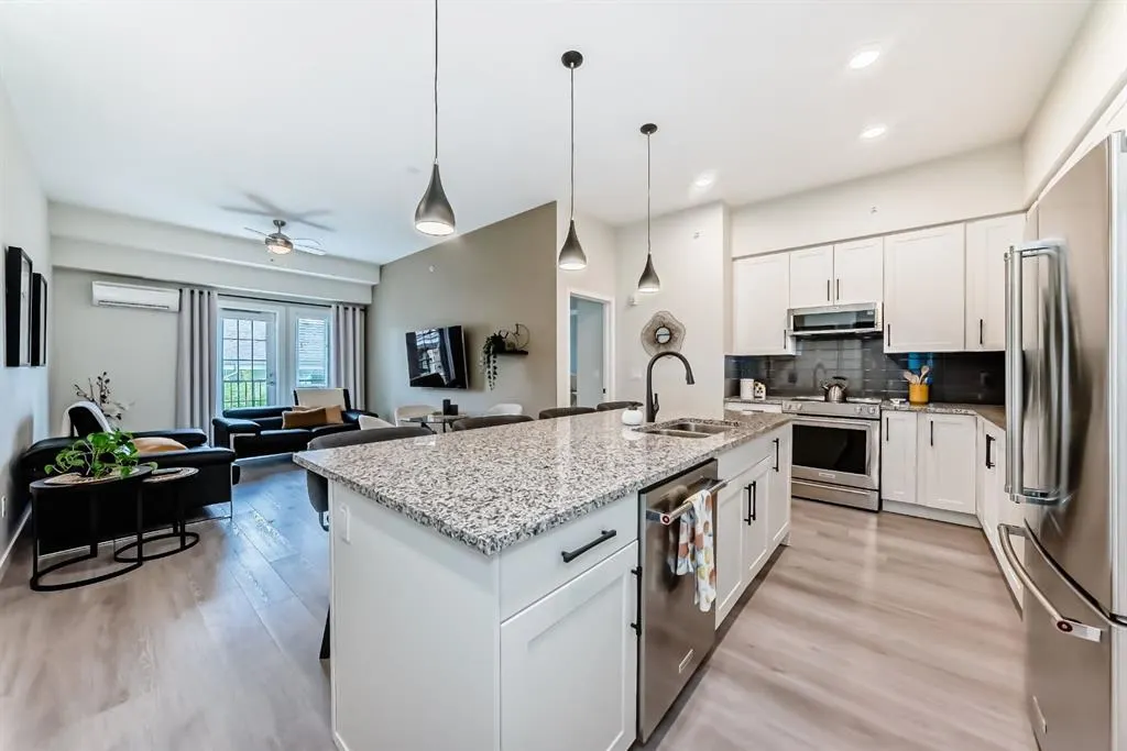 20 Mahogany Mews SE, #410