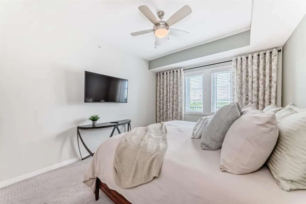 20 Mahogany Mews SE, #410