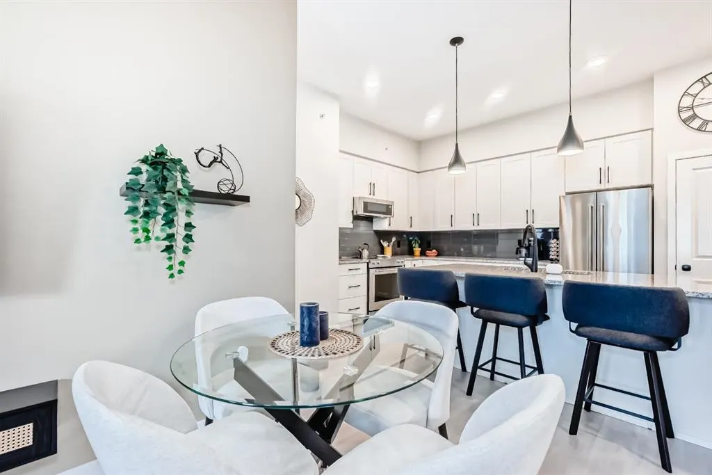 20 Mahogany Mews SE, #410
