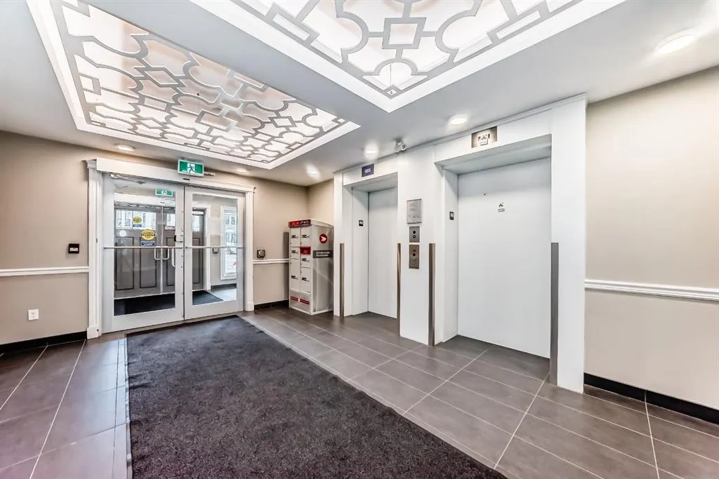 20 Mahogany Mews SE, #410