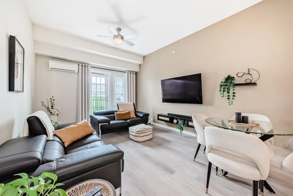 20 Mahogany Mews SE, #410