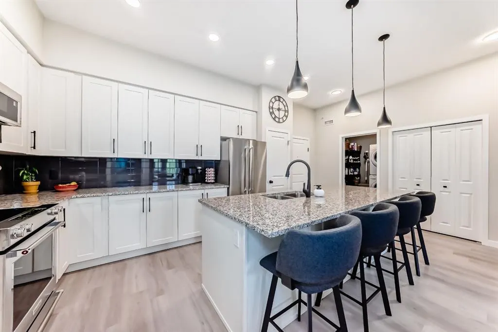 20 Mahogany Mews SE, #410