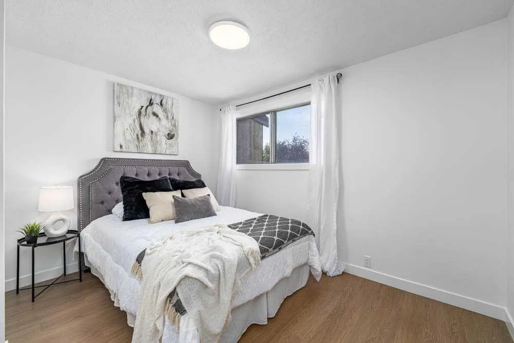 1055 72 Avenue NW, #20