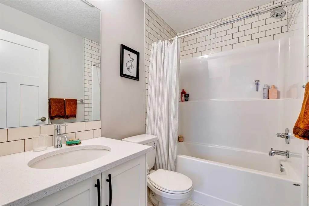 233 Auburn Meadows Drive SE