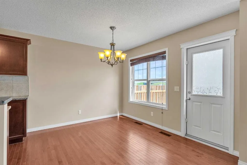 151 Panora Way NW