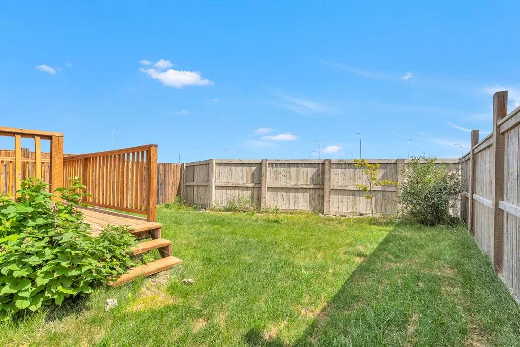 151 Panora Way NW