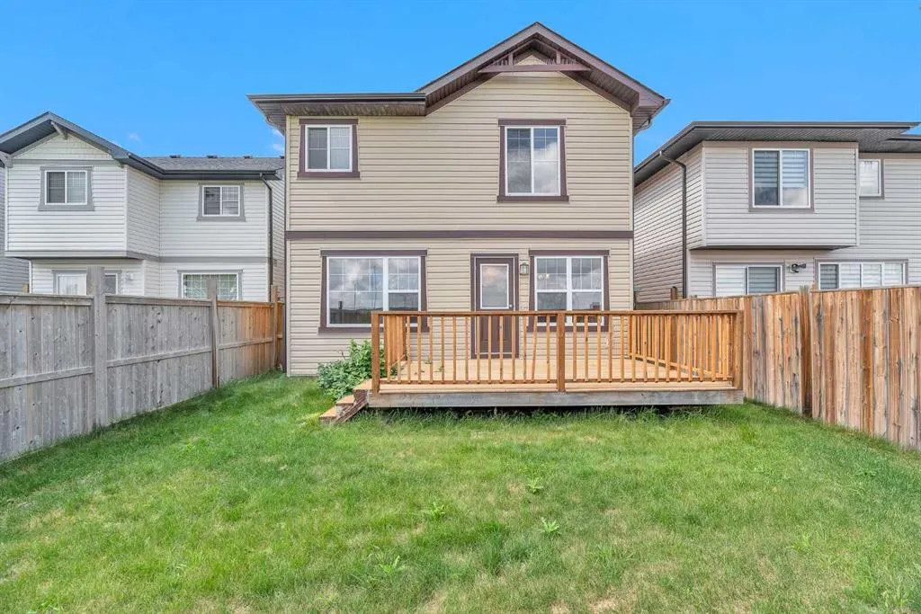 151 Panora Way NW