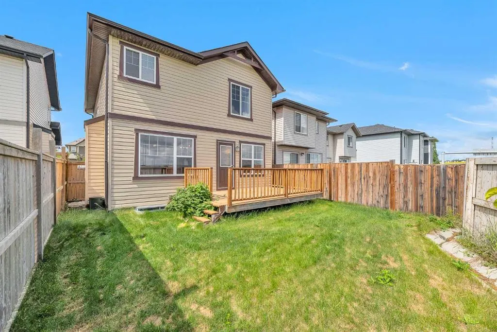 151 Panora Way NW