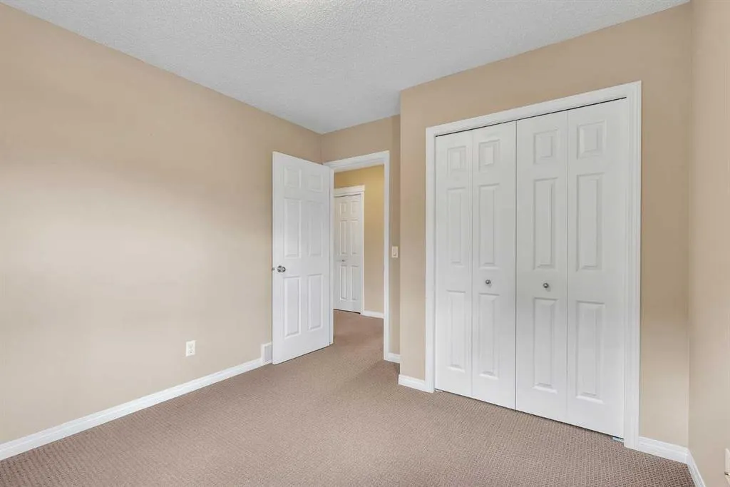 151 Panora Way NW