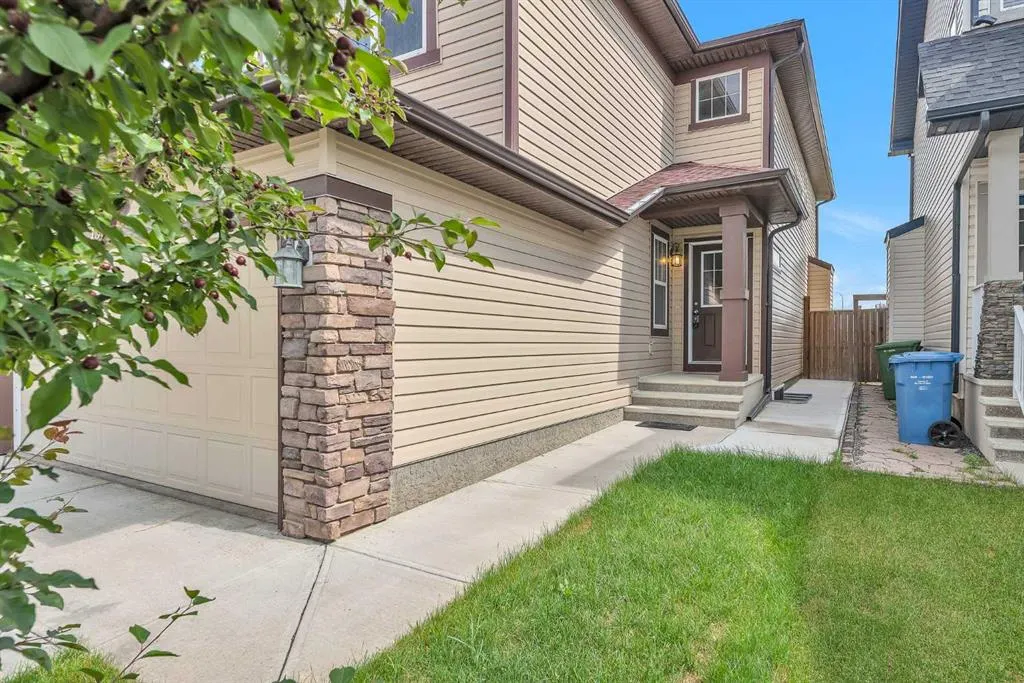 151 Panora Way NW